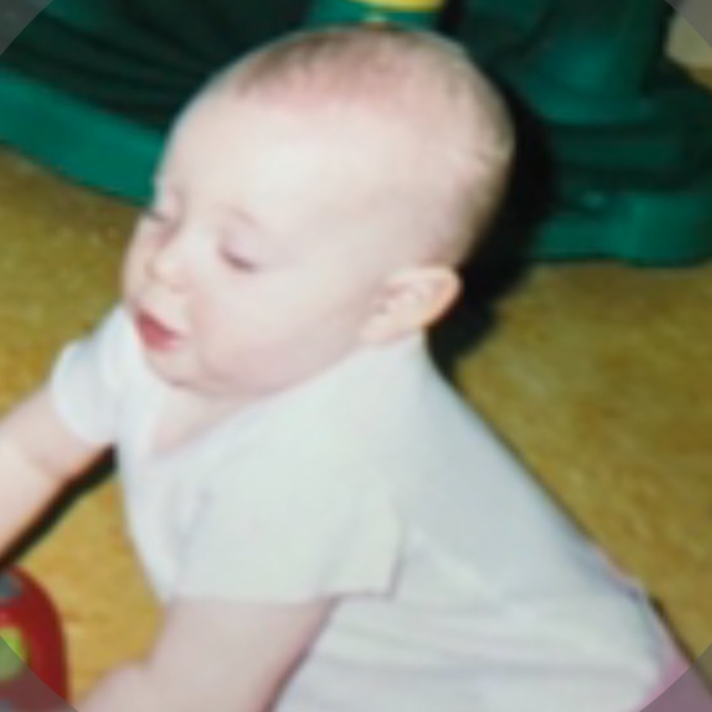 Meet your Posher, Averi